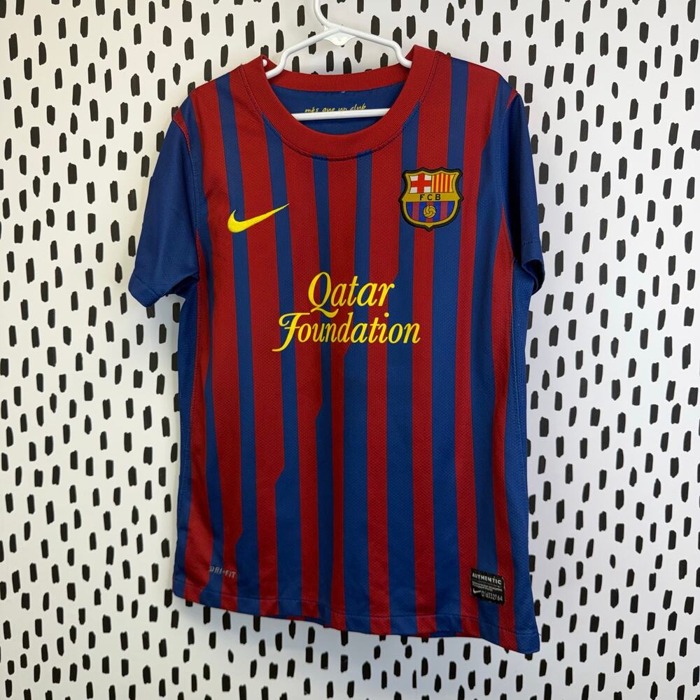BARCELONA 2011 2012 HOME SHIRT FOOTBALL SOCCER JERSEY NIKE kids small